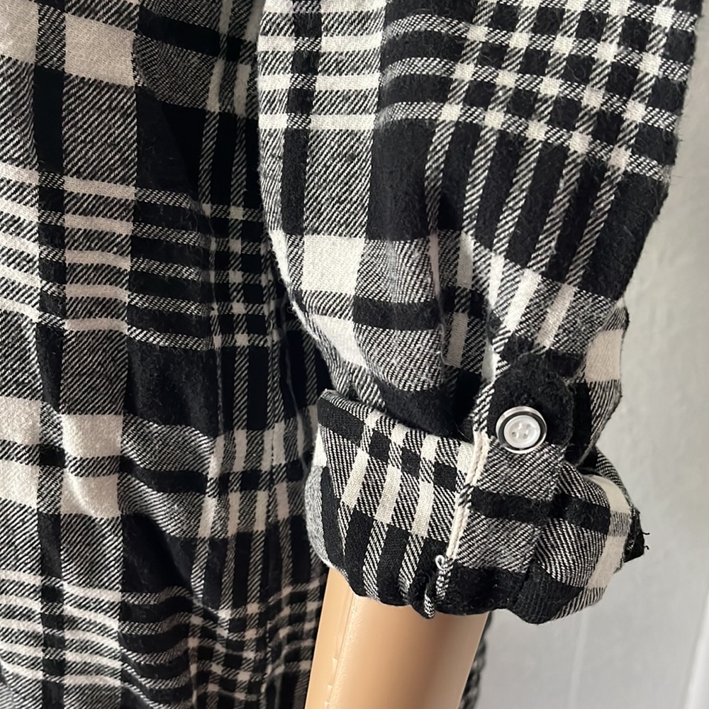En Creme Plaid Dress - Picture 7 of 12